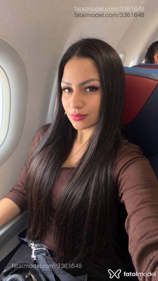 Acompanhante mulher morena (o) de olhos pretos - Maya