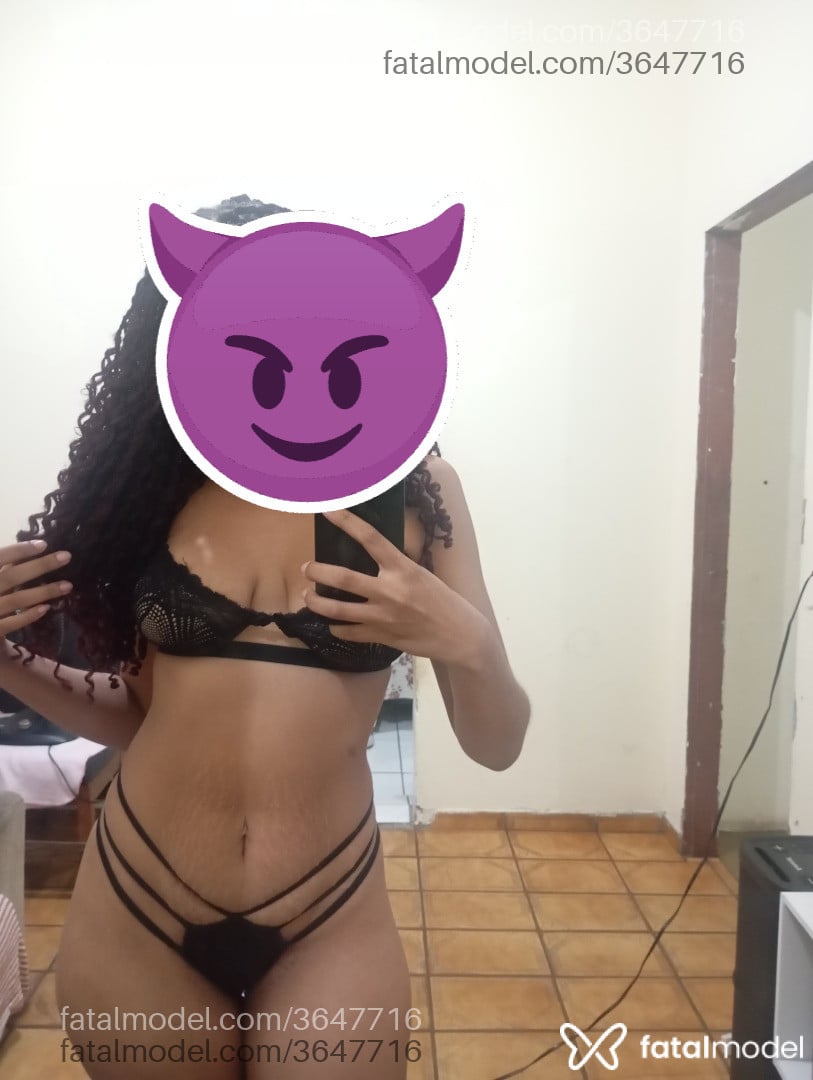 Acompanhante mulher morena (o) de olhos castanhos - Yasmin Conceição