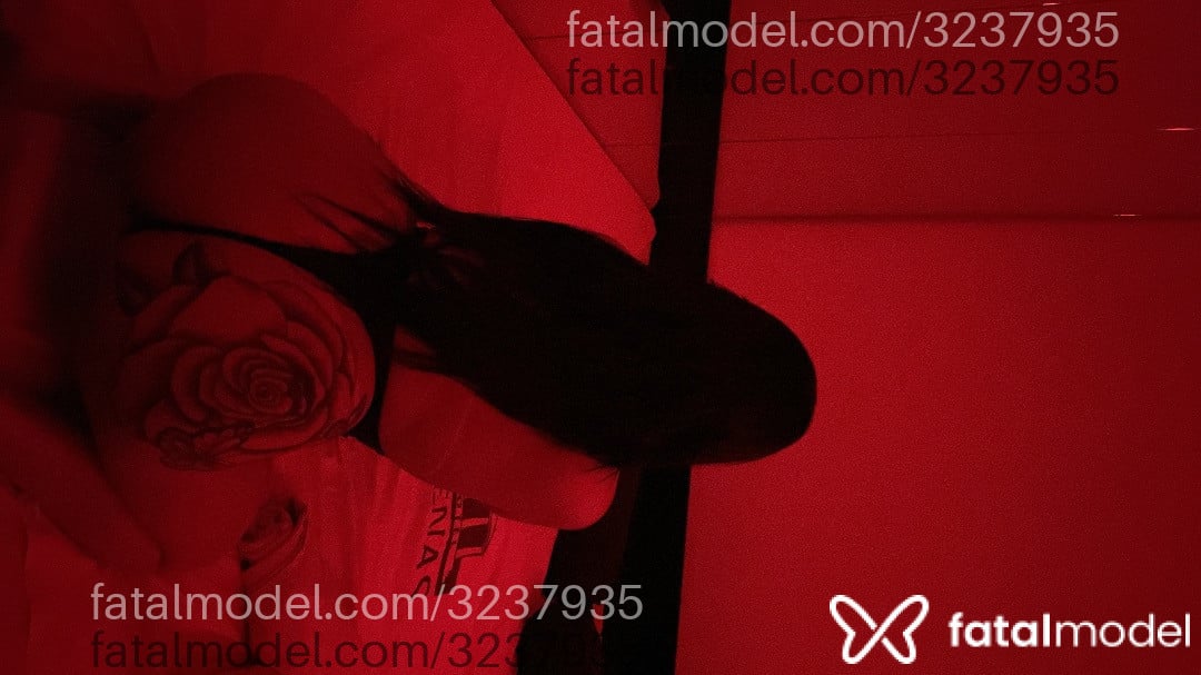 Acompanhante mulher morena (o) de olhos mel - Raissa