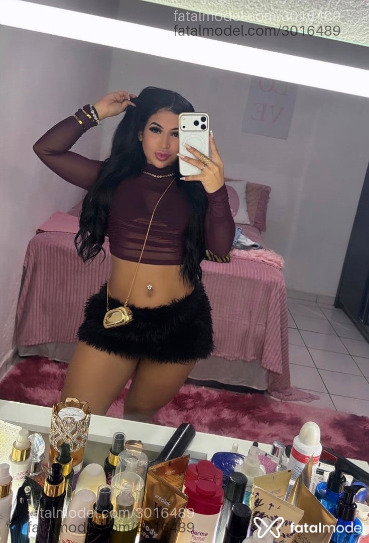 Acompanhante mulher morena (o) de olhos castanhos - Vick Fernandes