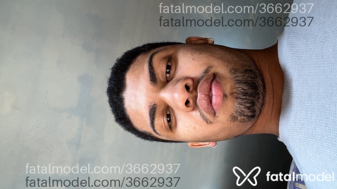 Acompanhante homem morena (o) de olhos pretos - Fabrício
