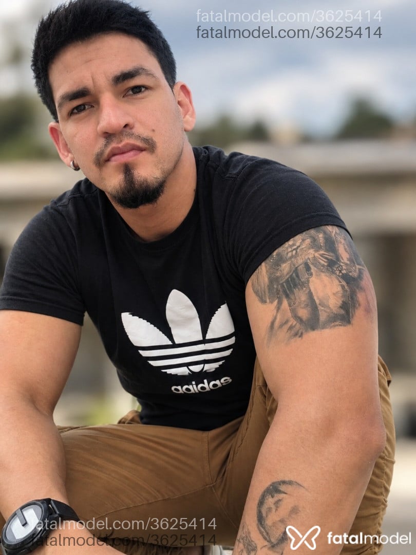 Acompanhante homem morena (o) de olhos pretos - Dominic Macedo