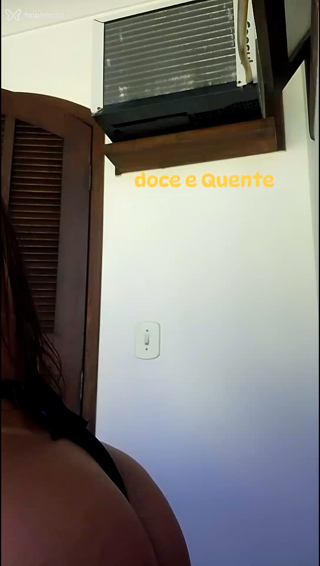 Acompanhante mulher morena (o) de olhos castanhos - Jaddy Acompanhante mulher morena (o) de olhos castanhos - Jaddy