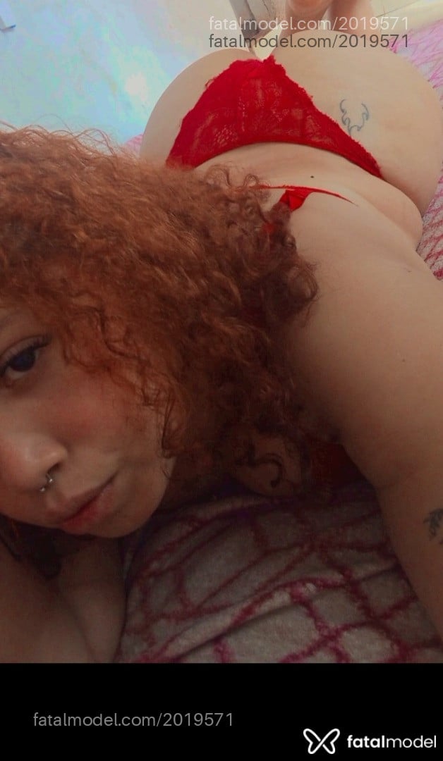 Acompanhante mulher com cabelo castanho de olhos castanhos - Luana