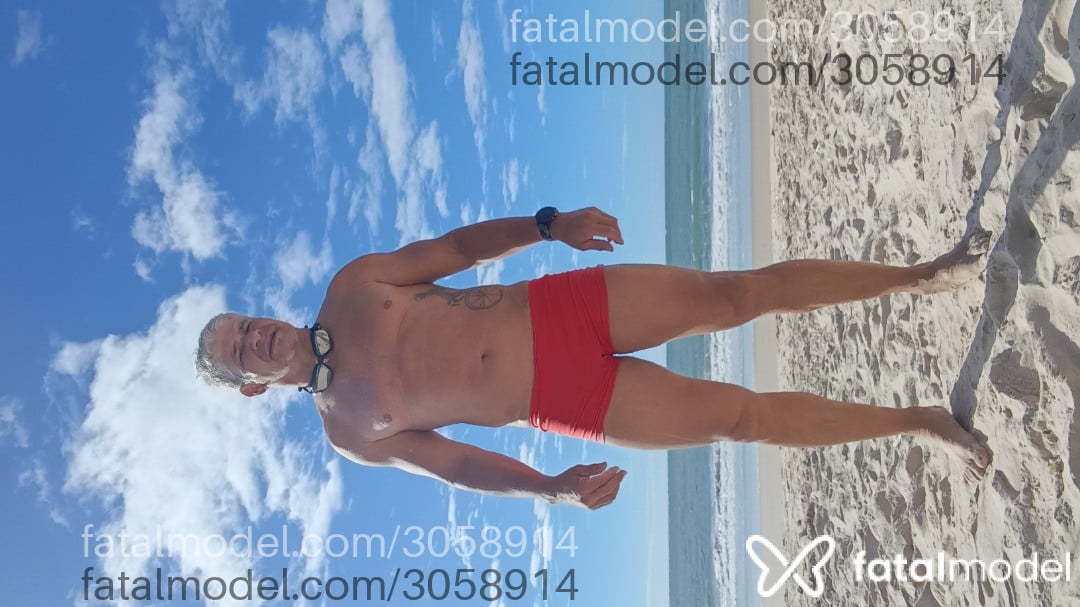 Acompanhante homem com cabelo grisalho de olhos castanhos - Coroasafado