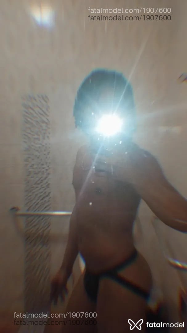 Acompanhante homem morena (o) de olhos pretos - Henrique