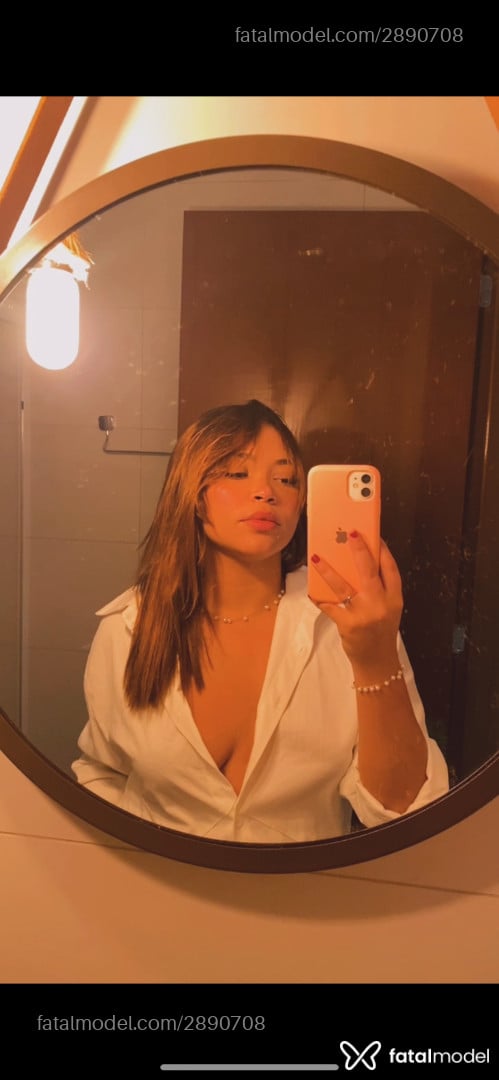 Acompanhante mulher com cabelo castanho de olhos castanhos - Aurora
