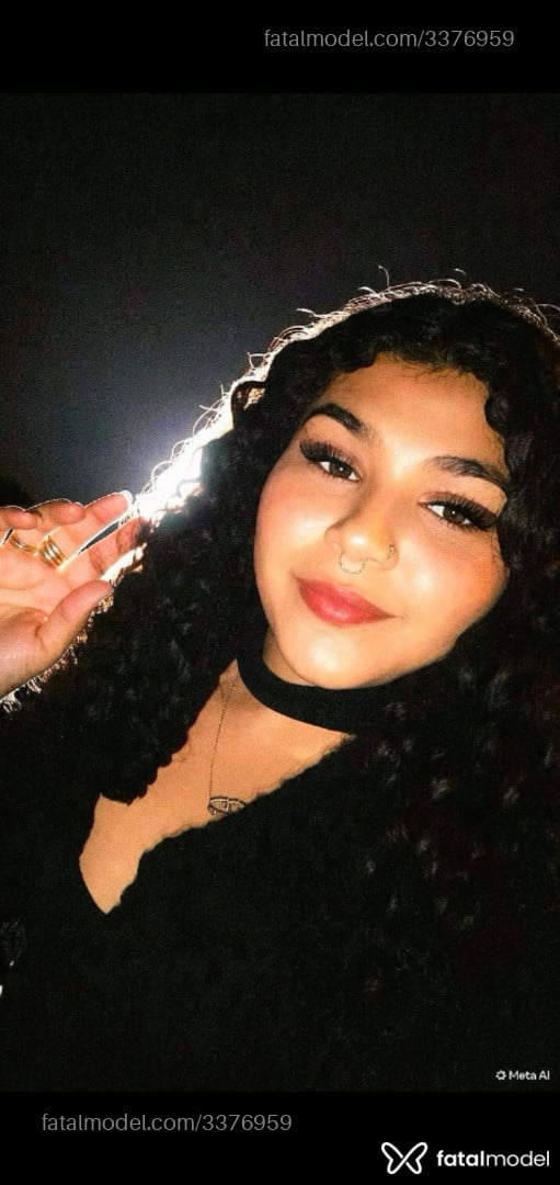 Acompanhante mulher com cabelo castanho de olhos castanhos - Ariel