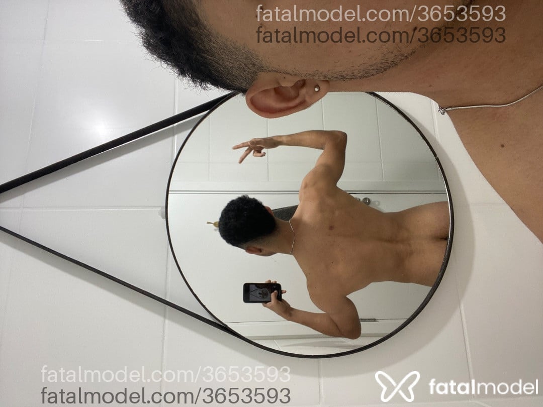 Acompanhante homem morena (o) de olhos castanhos - Gringodot