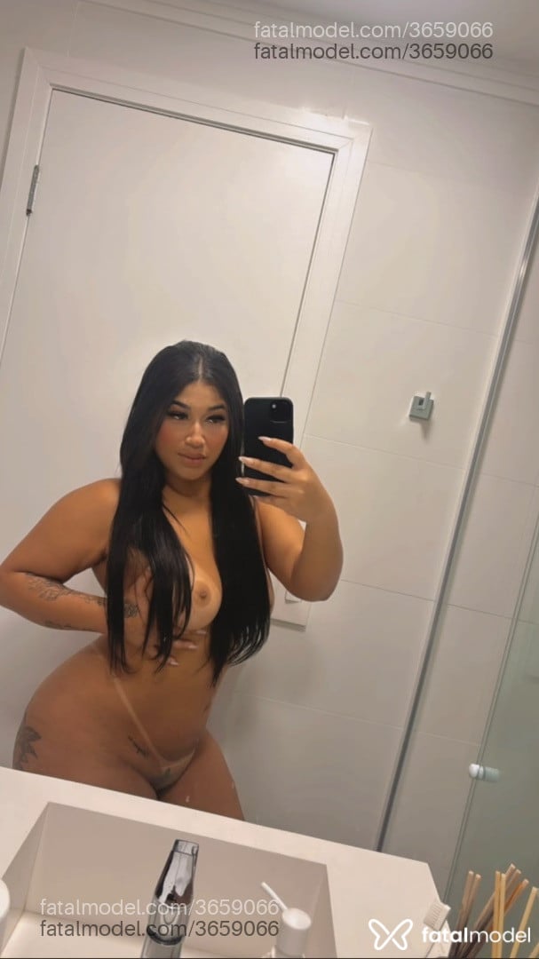 Acompanhante mulher morena (o) de olhos castanhos - Melissa