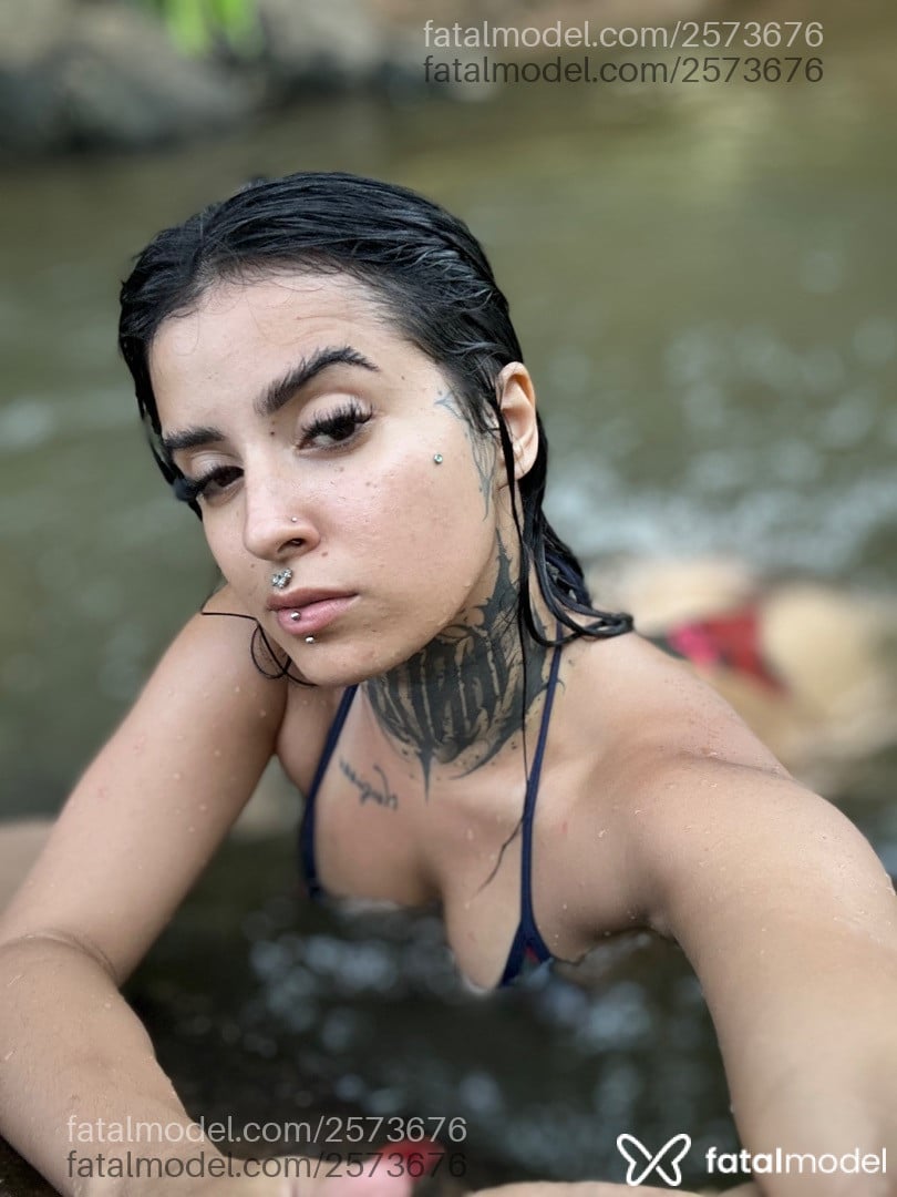 Acompanhante mulher morena (o) de olhos castanhos - Beatriz