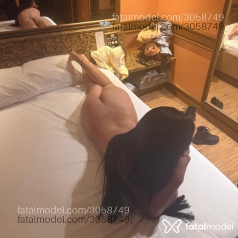 Acompanhante mulher morena (o) de olhos pretos - Bella
