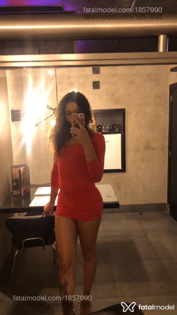 Acompanhante mulher trans morena (o) de olhos castanhos - Jhenny