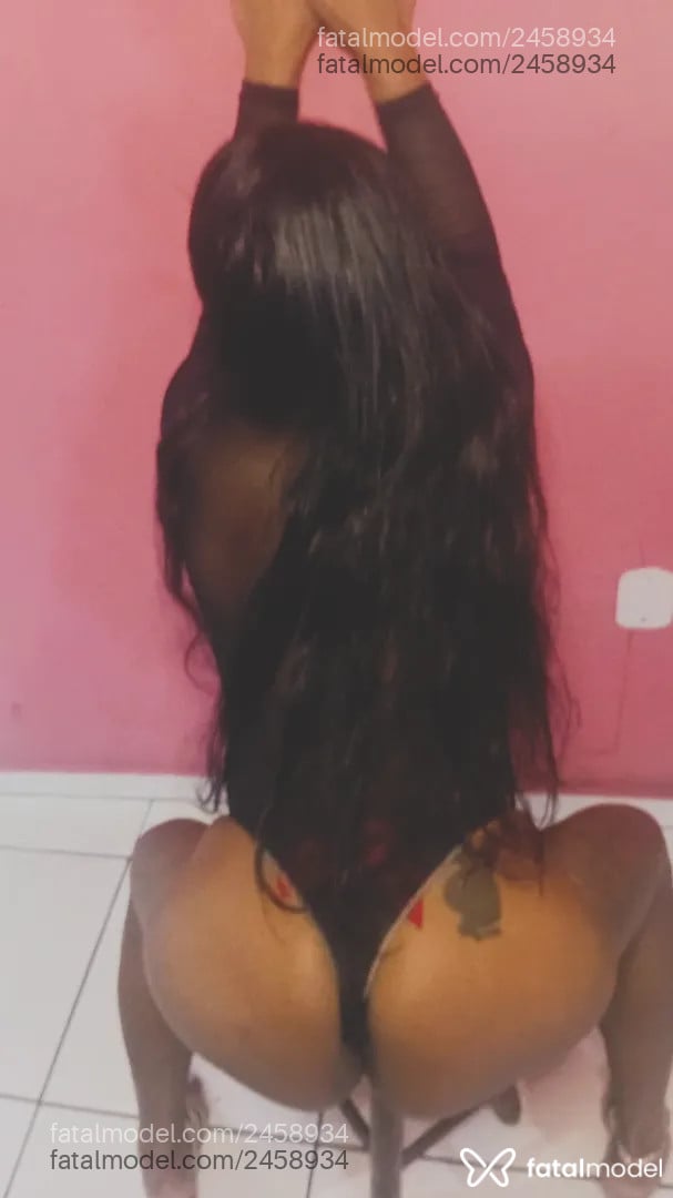 Acompanhante mulher morena (o) de olhos pretos - Bella