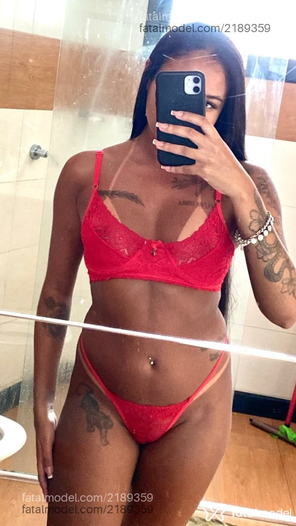 Acompanhante mulher morena (o) de olhos castanhos - Lara Tavares