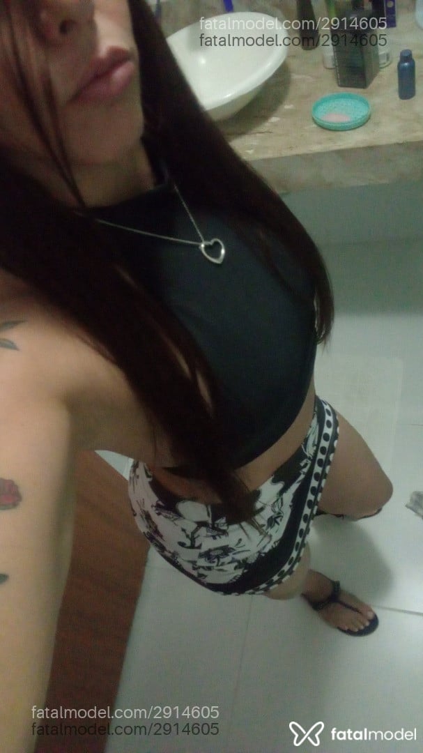 Acompanhante mulher com cabelo castanho de olhos castanhos - Luanna