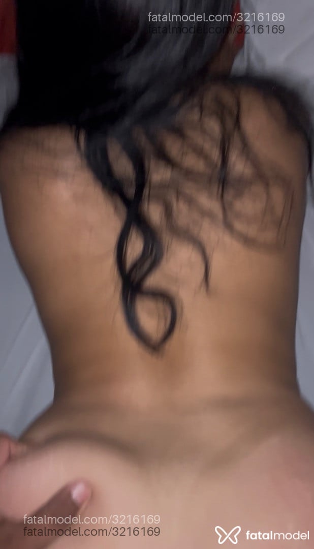 Acompanhante mulher com cabelo castanho de olhos castanhos - Jaade
