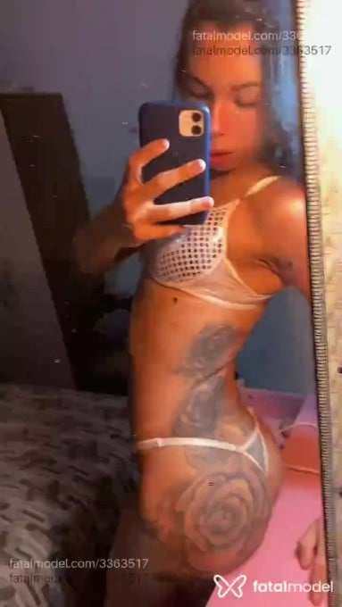 Acompanhante mulher trans morena (o) de olhos pretos - Luany Gomes