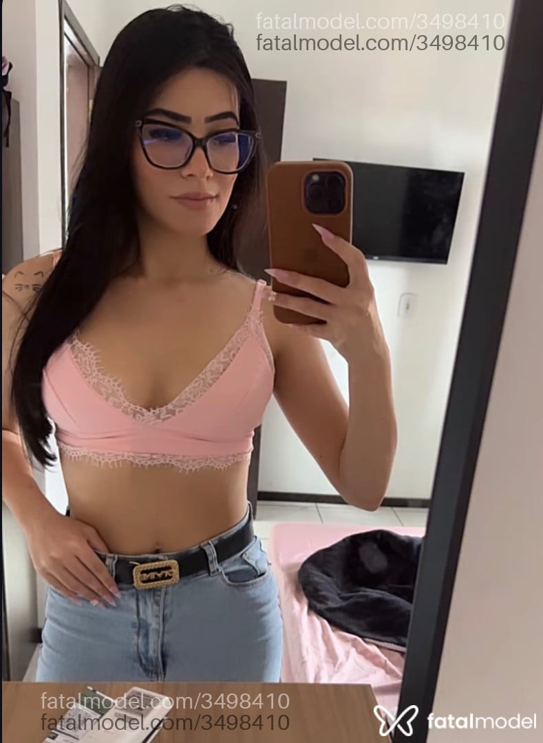 Acompanhante mulher morena (o) de olhos pretos - Stefany