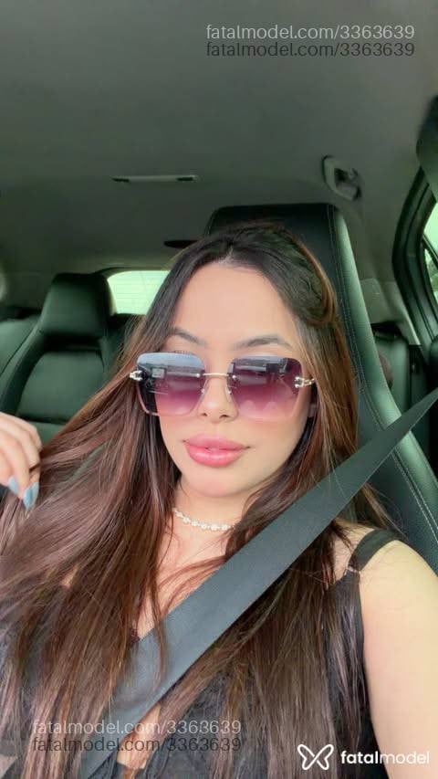 Acompanhante mulher com cabelo castanho de olhos mel - Mirella Bitencourt