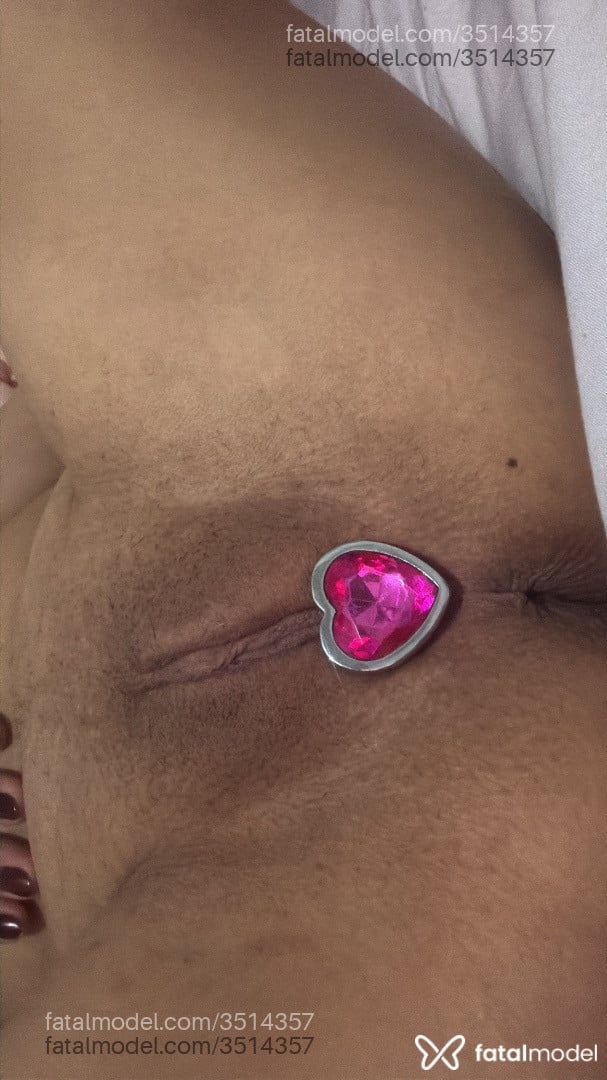 Acompanhante mulher com cabelo castanho de olhos castanhos - Lua Alves