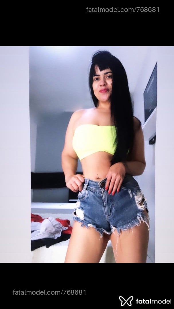Acompanhante mulher morena (o) de olhos pretos - PRISCILLA