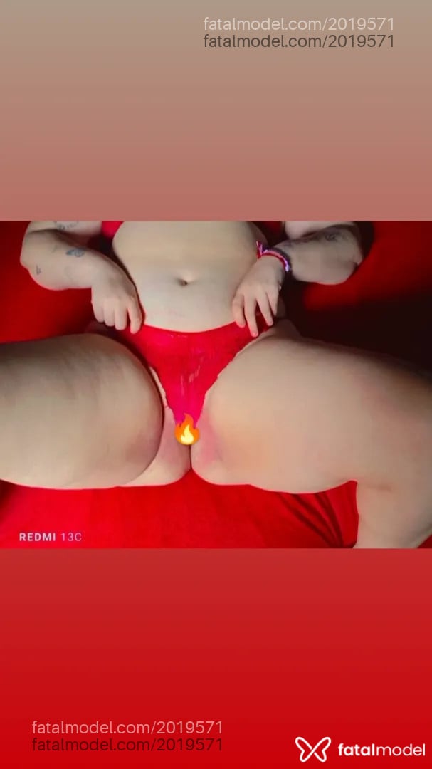 Acompanhante mulher com cabelo castanho de olhos castanhos - Luana