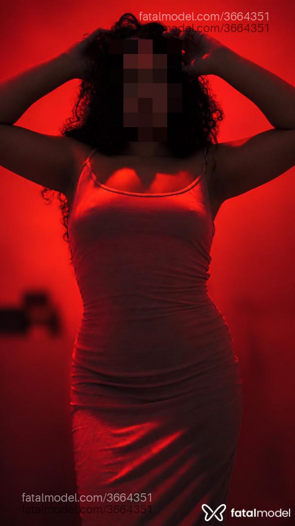 Acompanhante mulher morena (o) de olhos pretos - Milinha