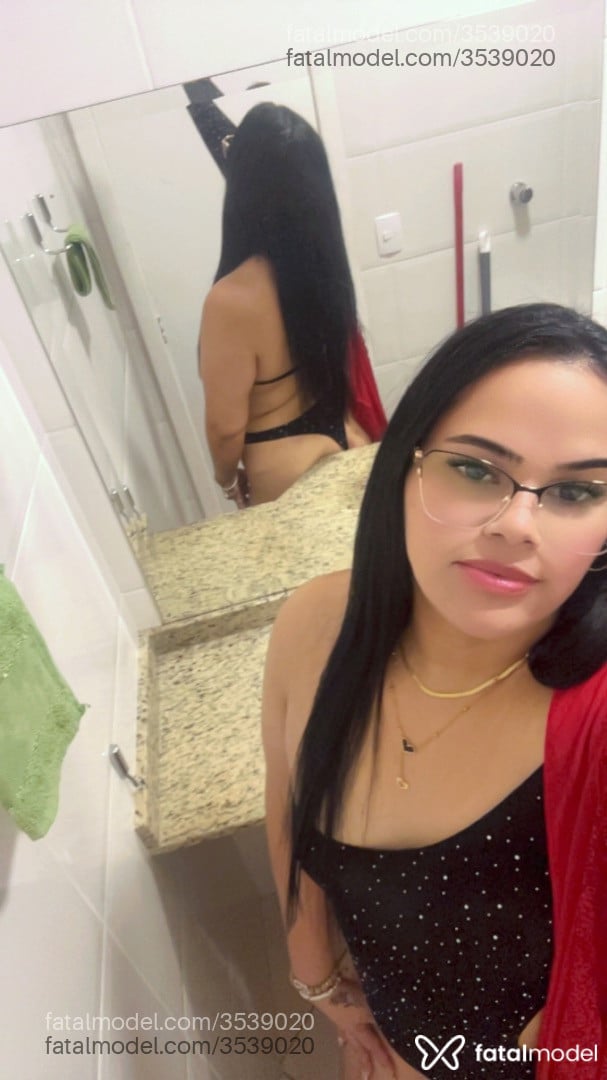 Acompanhante mulher morena (o) de olhos pretos - Patrícia