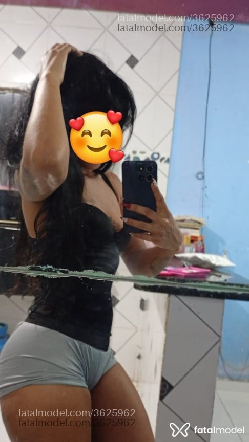 Acompanhante mulher morena (o) de olhos pretos - Indiiia