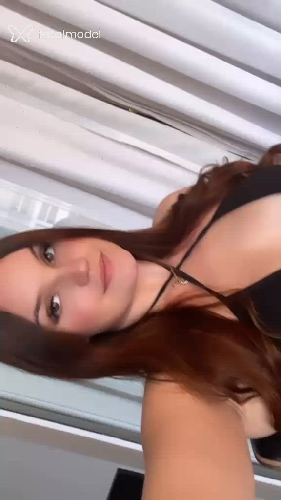 Acompanhante mulher ruiva (o) de olhos verdes - Ana