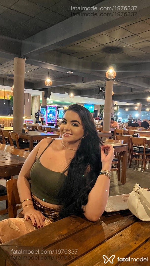 Acompanhante mulher morena (o) de olhos castanhos - Karol