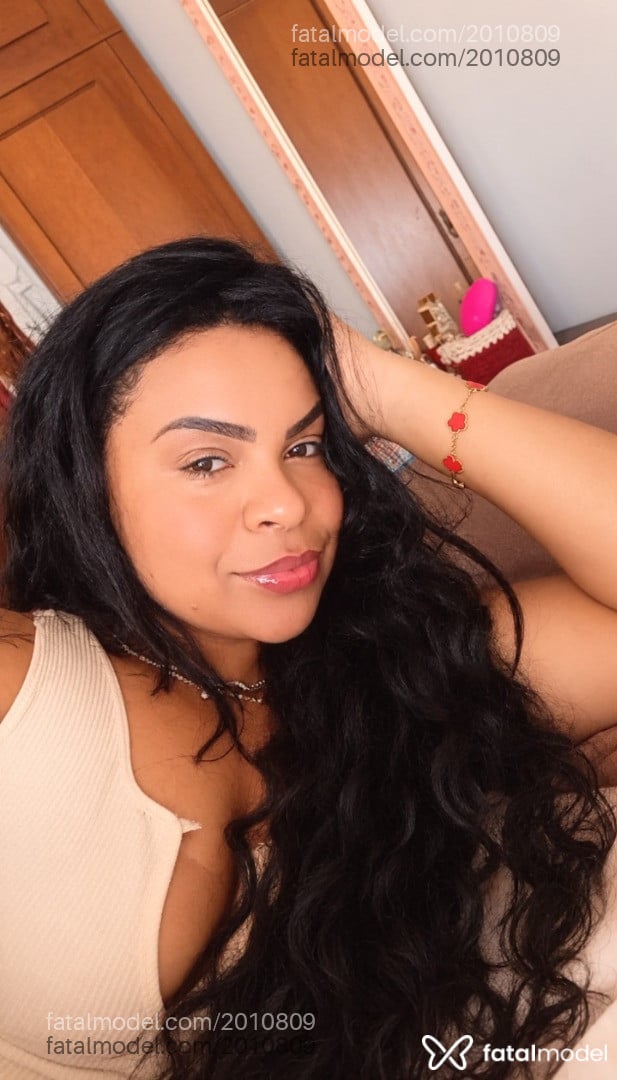 Acompanhante mulher morena (o) de olhos castanhos - Luamorenay