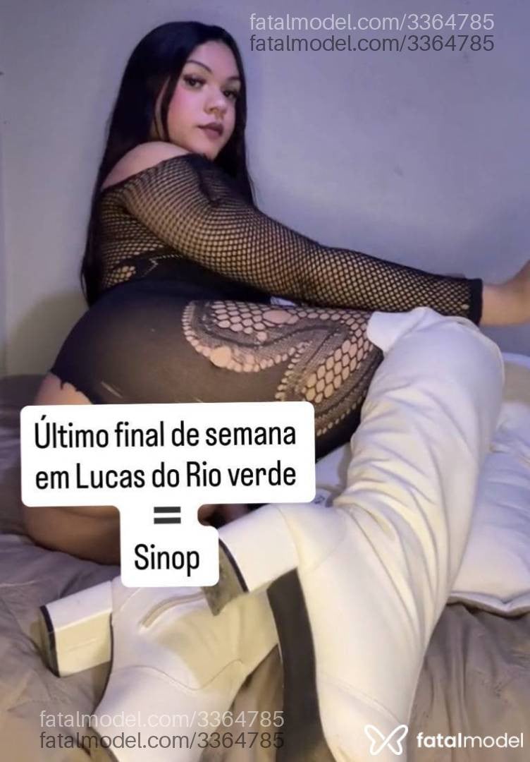 Acompanhante mulher trans morena (o) de olhos pretos - Emily Matozzo