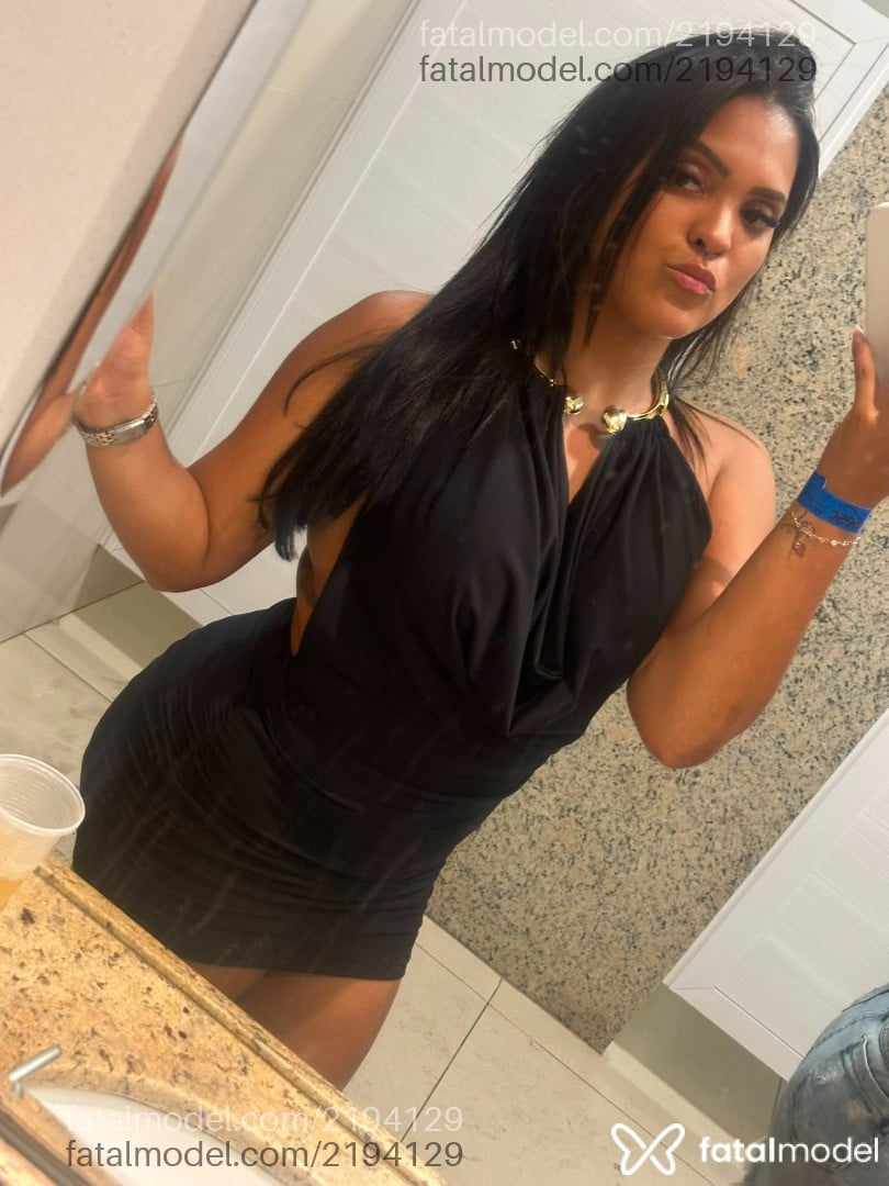 Acompanhante mulher com cabelo castanho de olhos pretos - Aline Silva