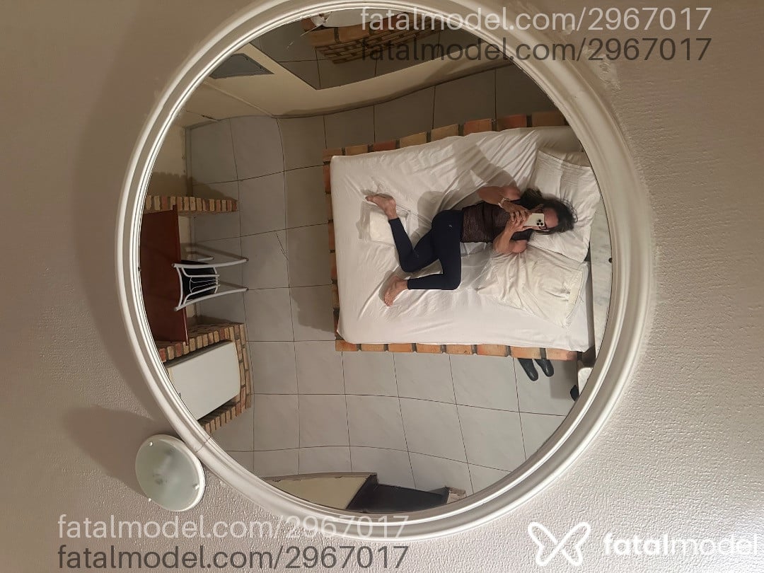 Acompanhante mulher trans loira (o) de olhos castanhos - Freyjarufino