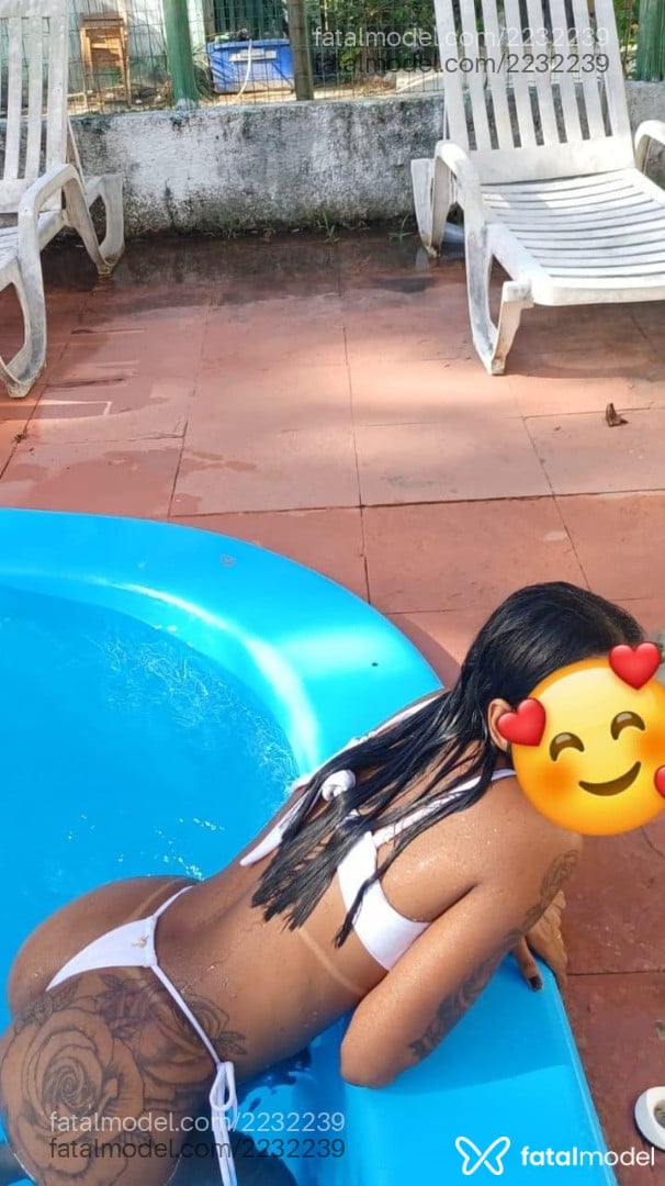 Acompanhante mulher morena (o) de olhos castanhos - Indiia