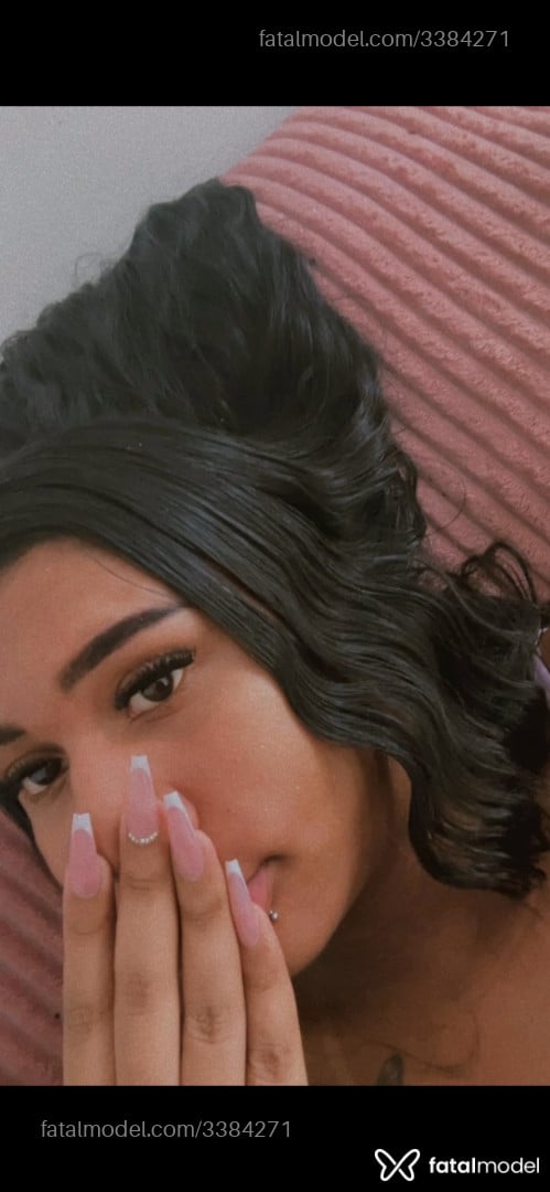 Acompanhante mulher trans morena (o) de olhos pretos - Aylla