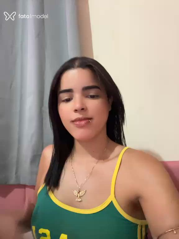 Acompanhante mulher morena (o) de olhos castanhos - Cristal Duarte Acompanhante mulher morena (o) de olhos castanhos - Cristal Duarte