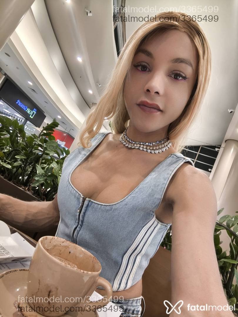 Acompanhante mulher trans loira (o) de olhos mel em Virtual - Nick Lester