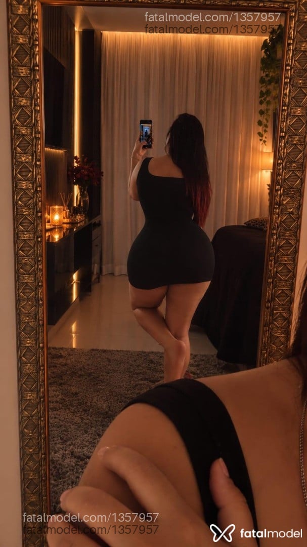 Acompanhante mulher com cabelo castanho de olhos mel - Perinha