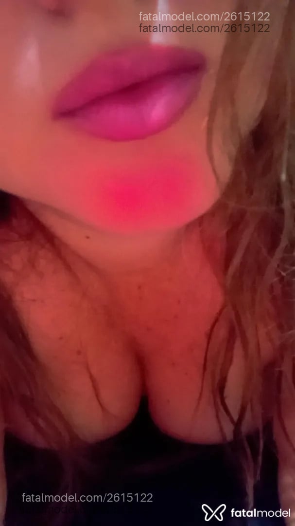 Acompanhante mulher loira (o) de olhos verdes - Luiza