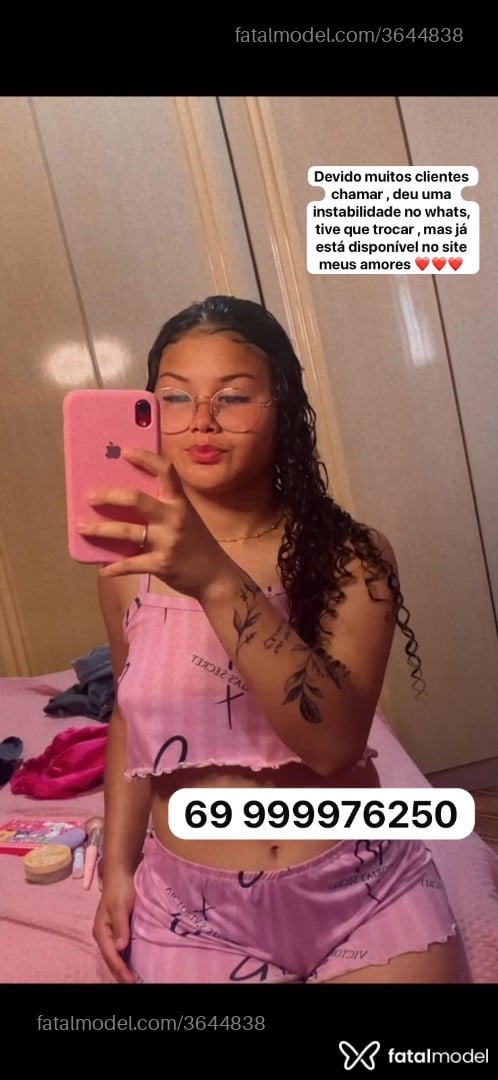 Acompanhante mulher com cabelo castanho de olhos castanhos - Tauane Santos