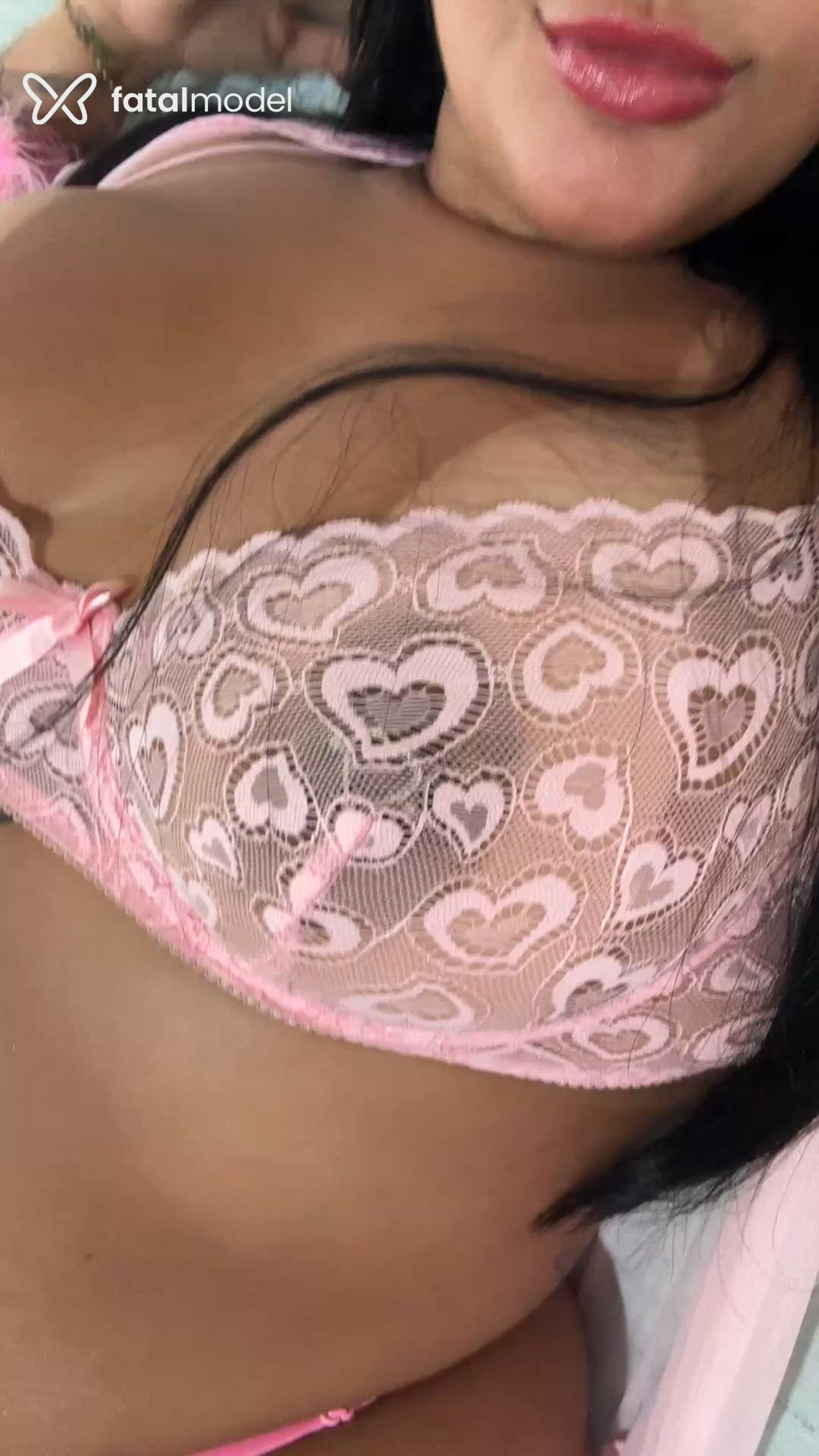 Acompanhante mulher morena (o) de olhos castanhos - Maya