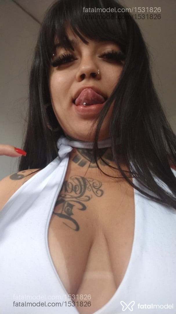 Acompanhante mulher morena (o) de olhos castanhos - Babalu