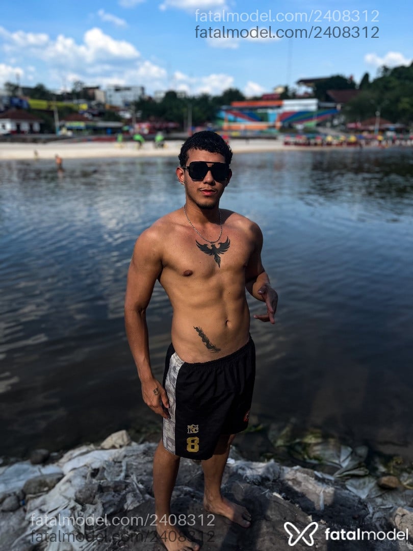 Acompanhante homem morena (o) de olhos pretos - Alfaia