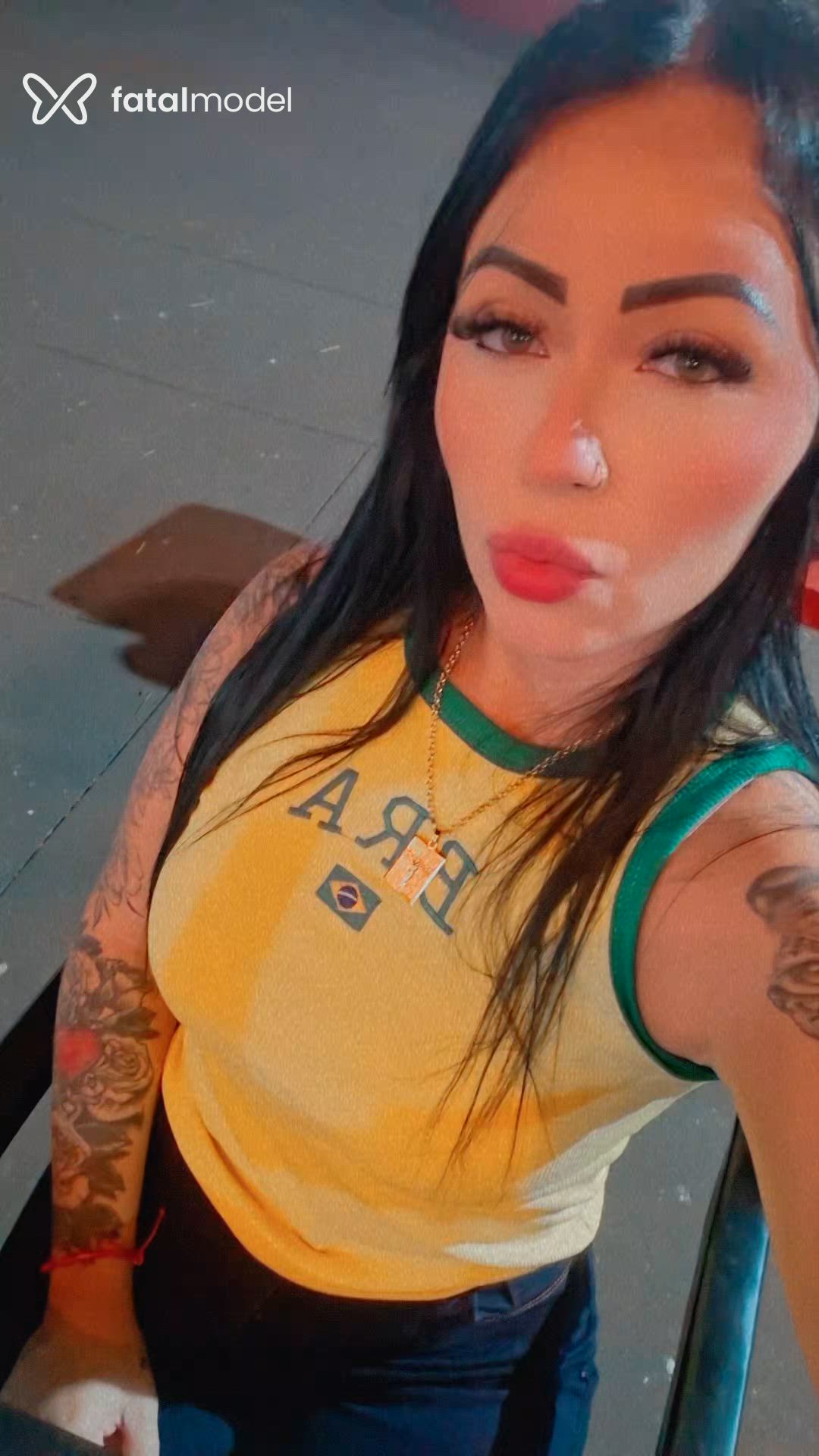 Acompanhante mulher morena (o) de olhos pretos - Jaque Silva Acompanhante mulher morena (o) de olhos pretos - Jaque Silva