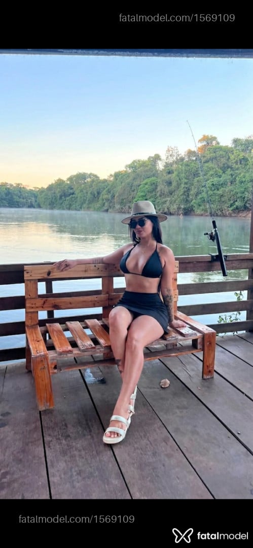 Acompanhante mulher com cabelo castanho de olhos castanhos - Kelly