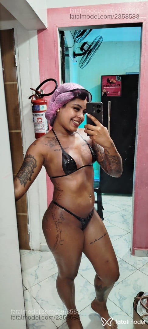 Acompanhante mulher morena (o) de olhos castanhos - Miauu