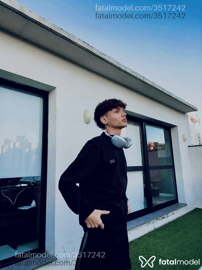 Acompanhante homem com cabelo castanho de olhos castanhos - Martin